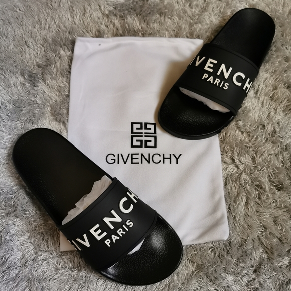 SOLD 💥Givenchy Men's Slides💥 - Picture 4 of 9